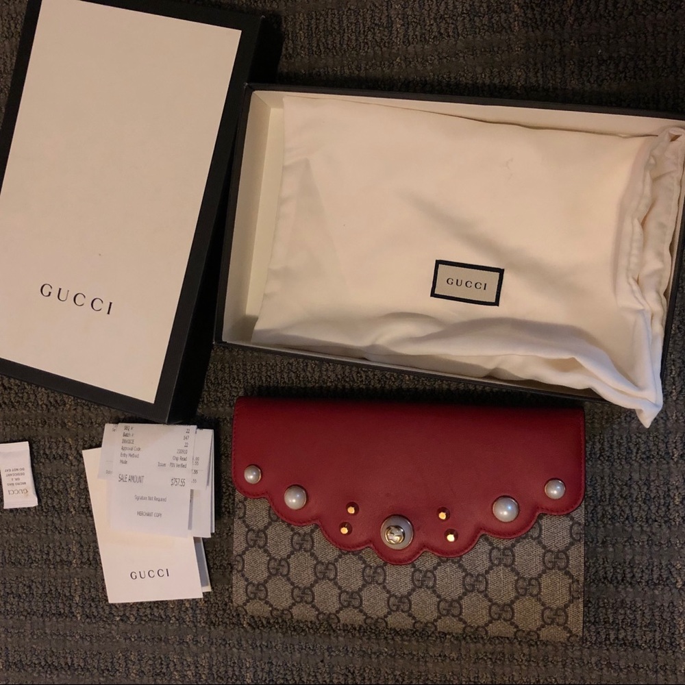Gucci Leather Pearl Studded Beige Supreme Clutch